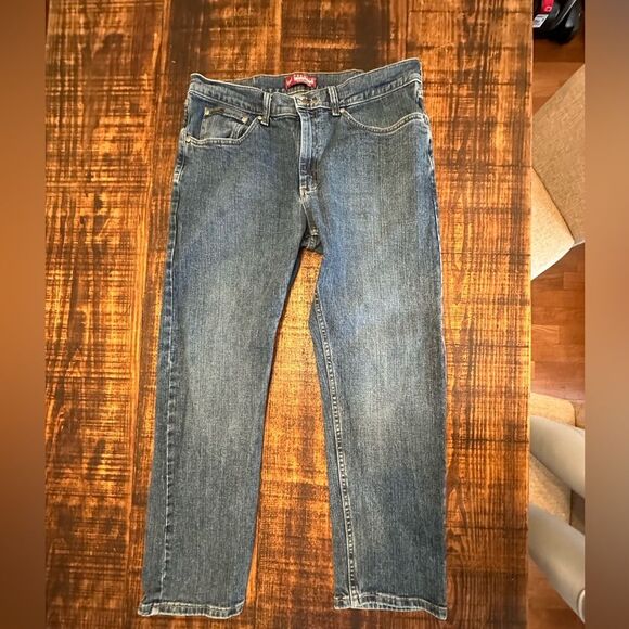 EUC- Men’s Lee Premium Select straight leg jeans - Picture 2 of 4